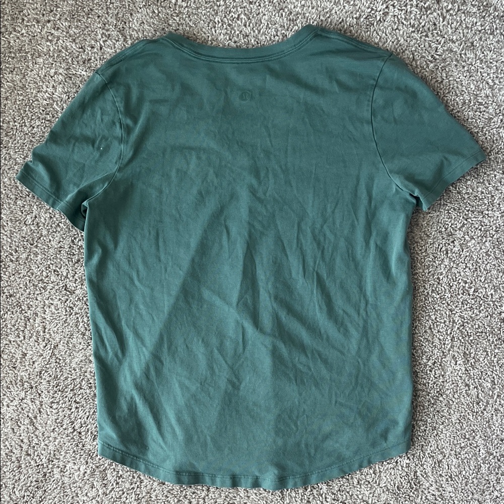 Lululemon Women’s Love V-Neck Tee - Picture 2 of 3
